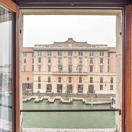 Grand Canal Hotel